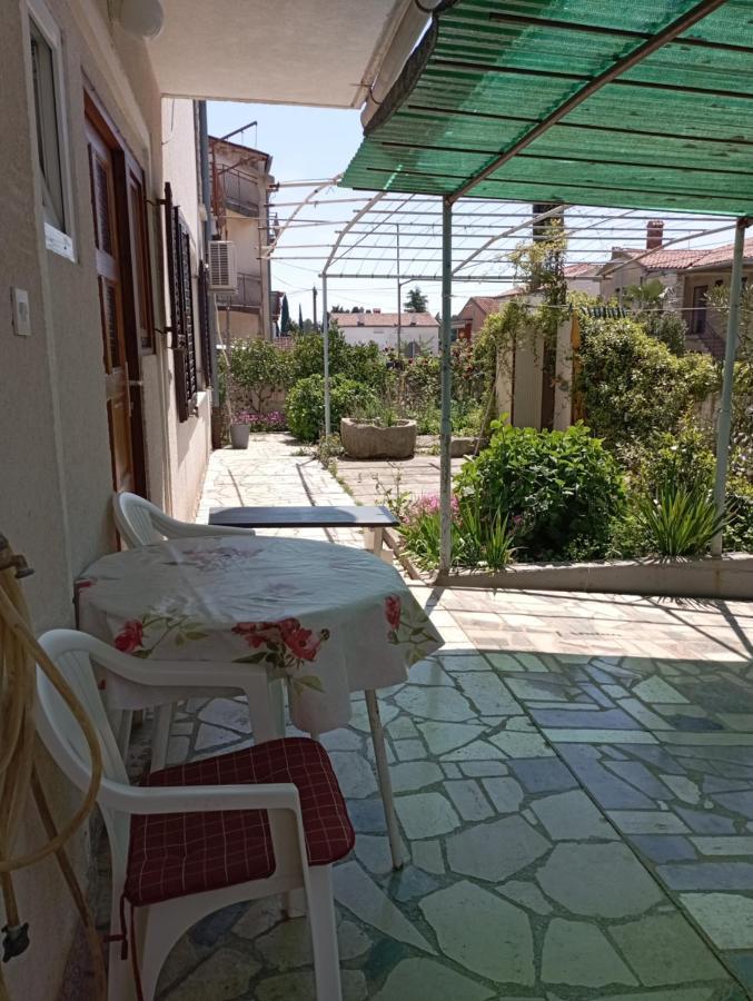 Apartments Mare Novigrad  ภายนอก รูปภาพ